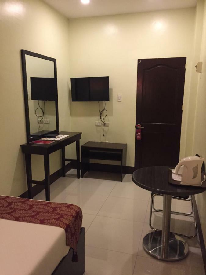 Hollywood Suites General Santos City Zewnętrze zdjęcie