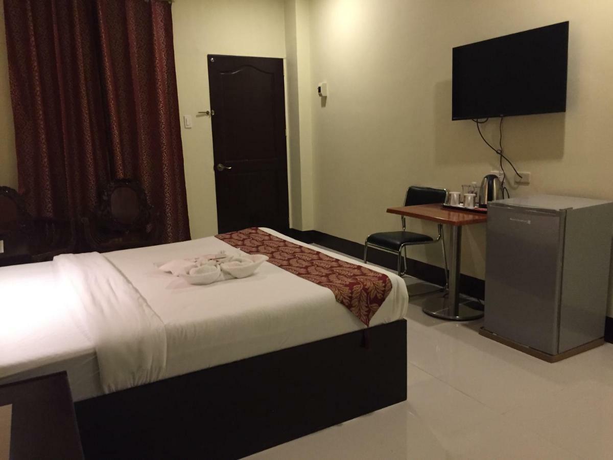 Hollywood Suites General Santos City Zewnętrze zdjęcie